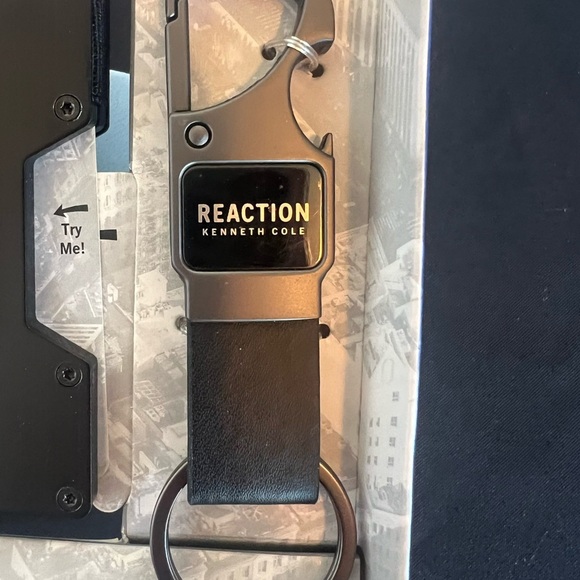 REACTION KENNETH COLE - HARD SIDE CARD CASE KEY CHAIN RFID SECURE MONEY CLIP - Picture 4 of 6